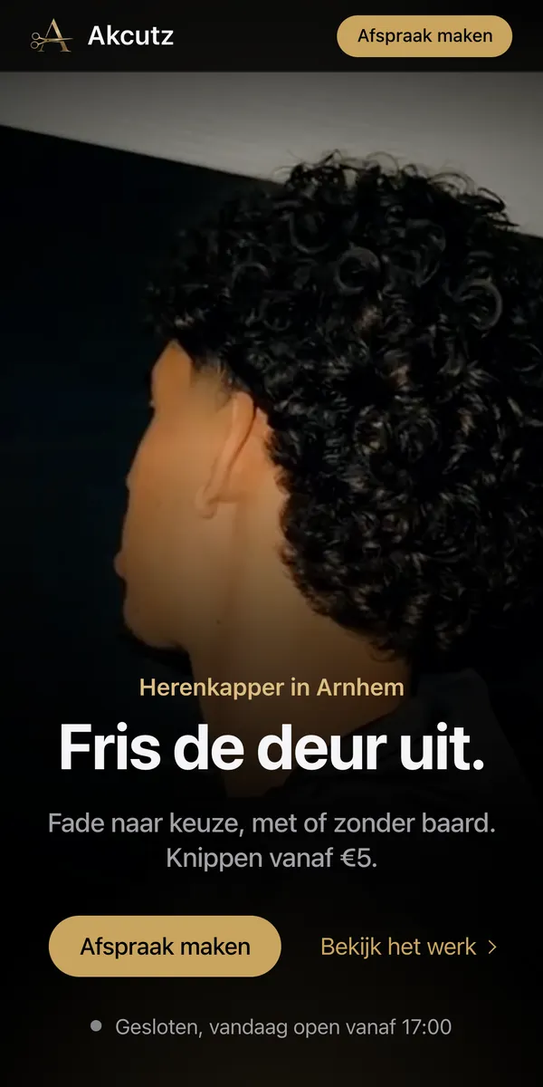 Akcutz.nl op de telefoon, met de film van de zaak over het hele scherm